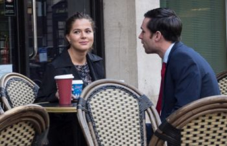 Paar in der Diskussion